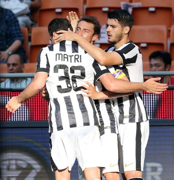 Matri e Morata festeggiano Marchisio (Ansa)